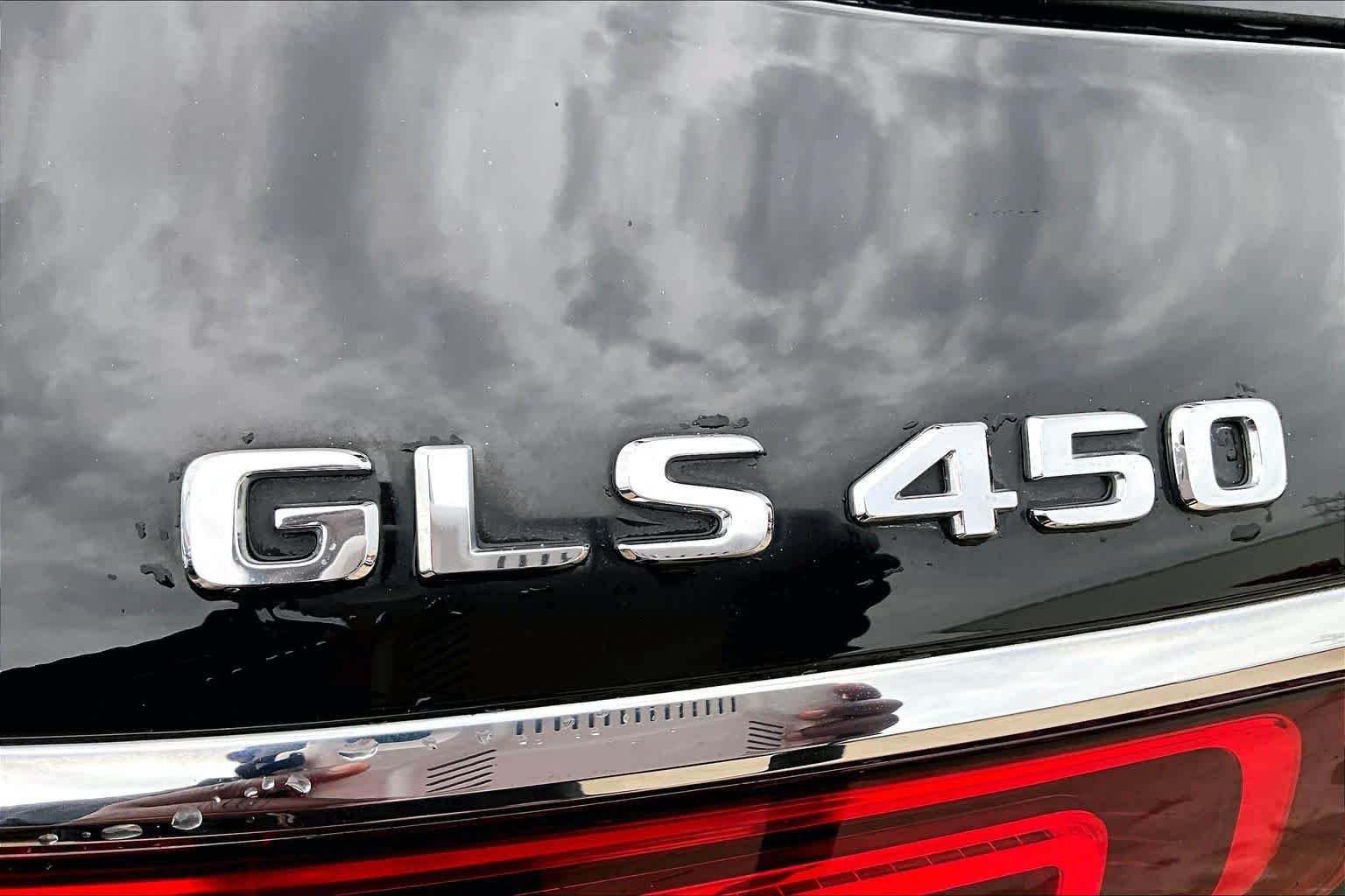 Used 2022 Black Mercedes-Benz GLS 450 image 31