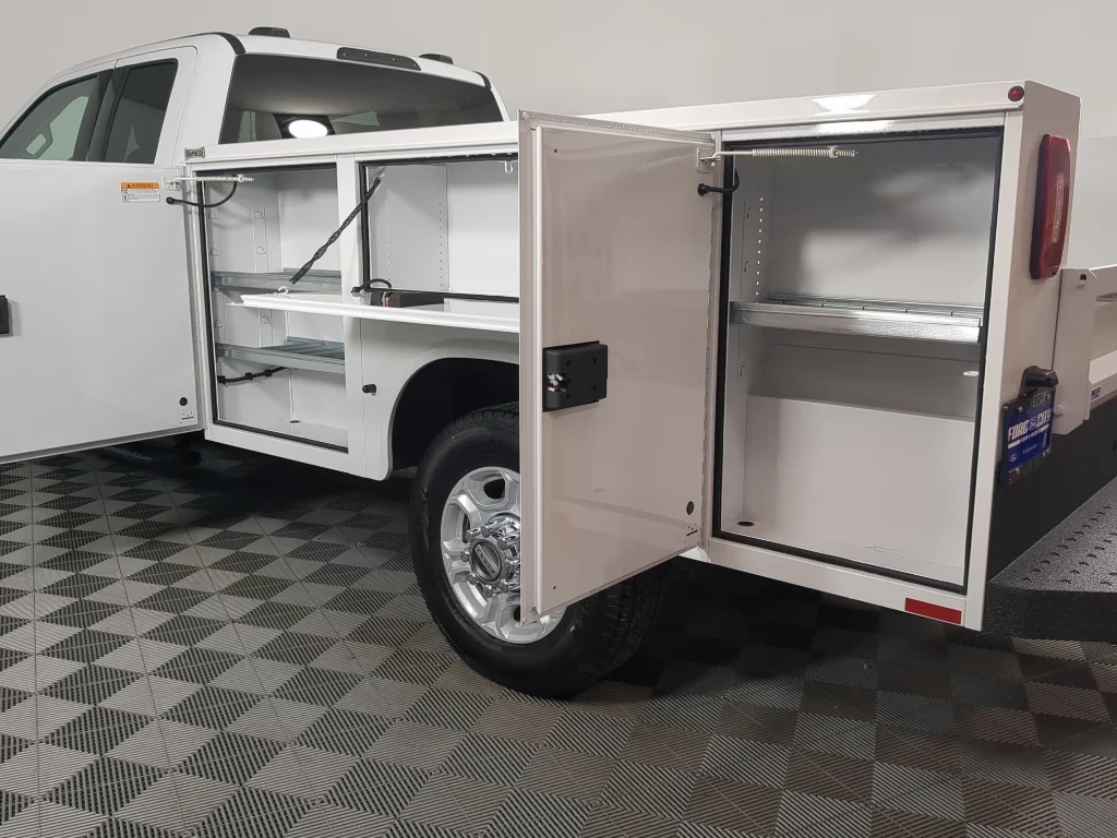 2025 Ford F-350 Super Duty Chassis Cab XLT - Photo 7