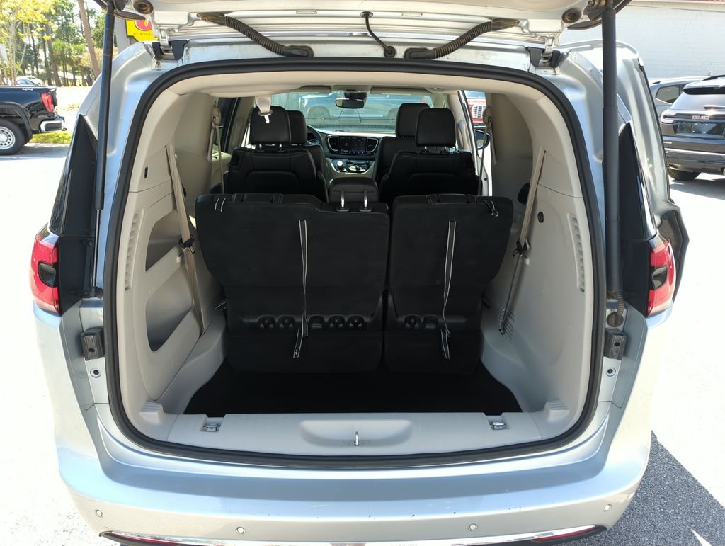Used 2023 Silver Chrysler Touring L image 27