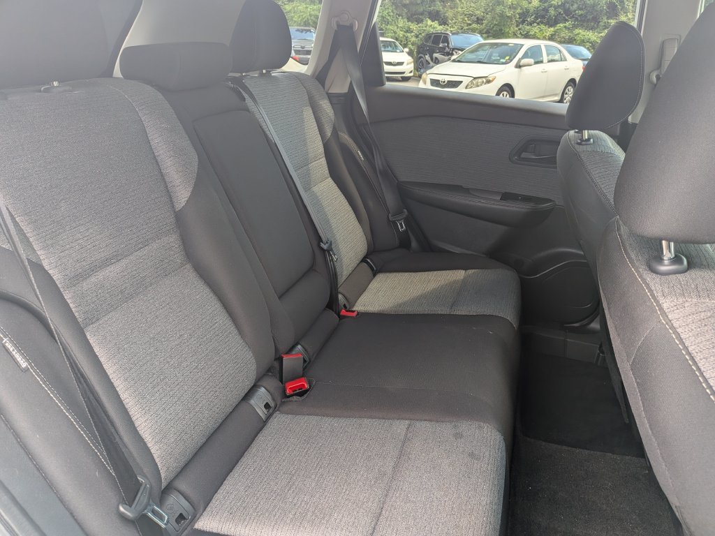 Used 2022 White Nissan S image 24