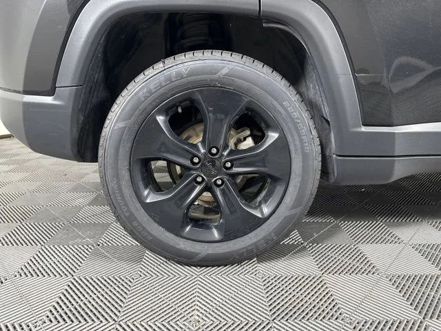 Used 2021 Black Jeep Altitude image 32