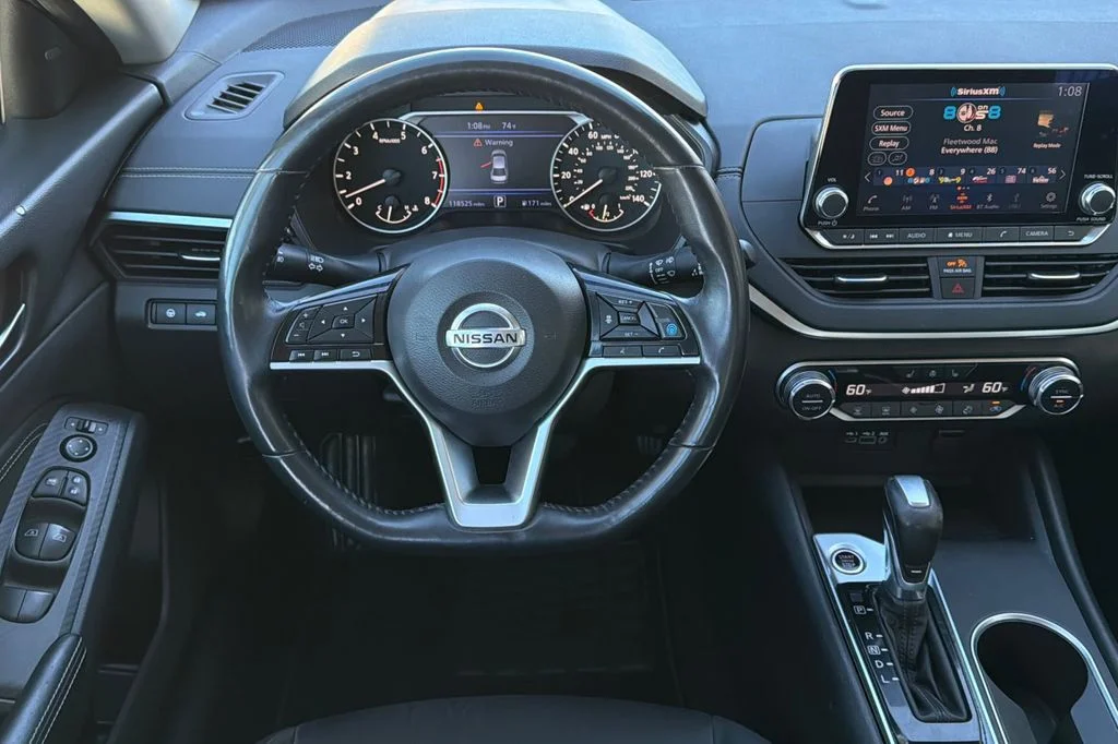 Used 2019 Brilliant Silver Metallic Nissan 2.5 SV image 16