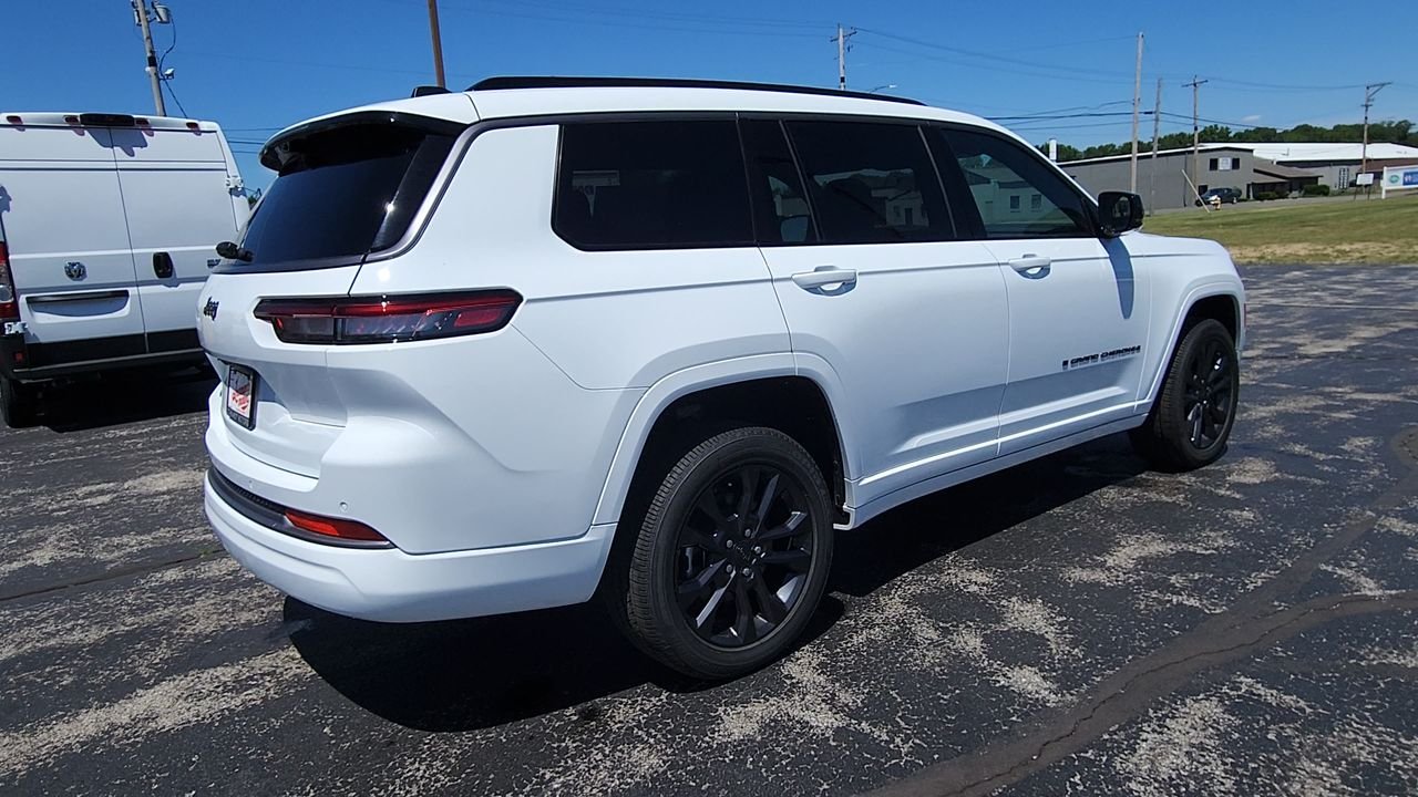 New 2026 White/off-white Jeep Limited image 8