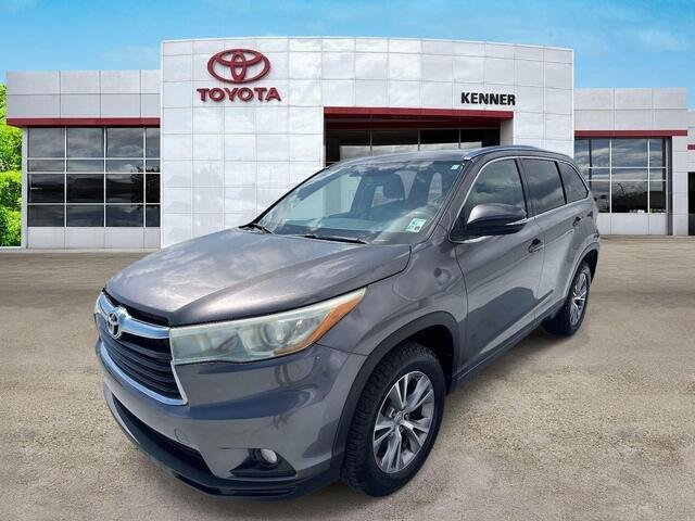 Used 2015 Predawn Gray Mica Toyota XLE image 3