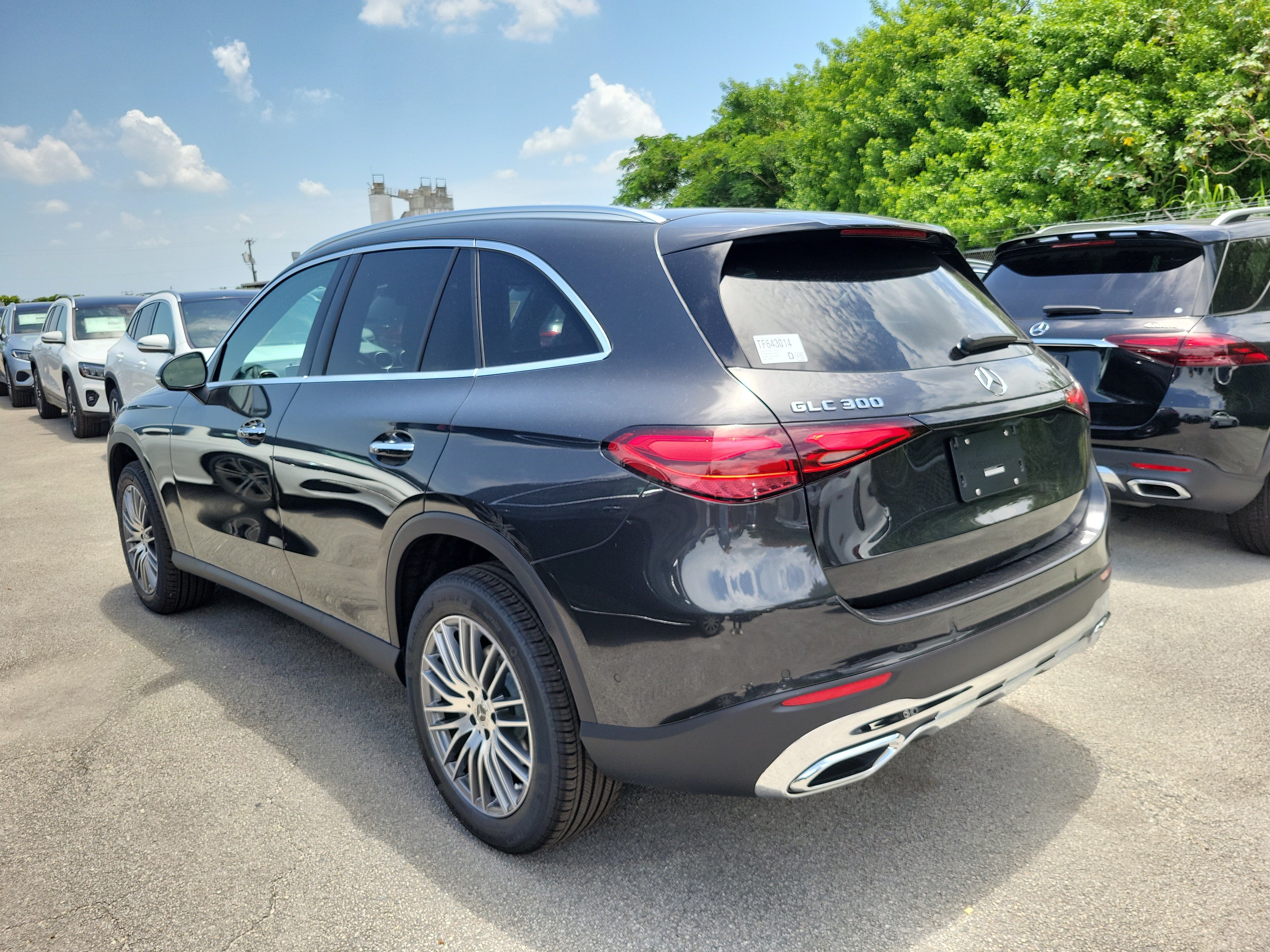 New 2026 Graphite Grey Metallic Mercedes-Benz GLC 300 image 34