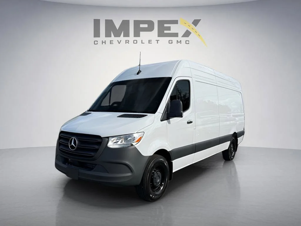 Used 2025 White Mercedes-Benz  image 1