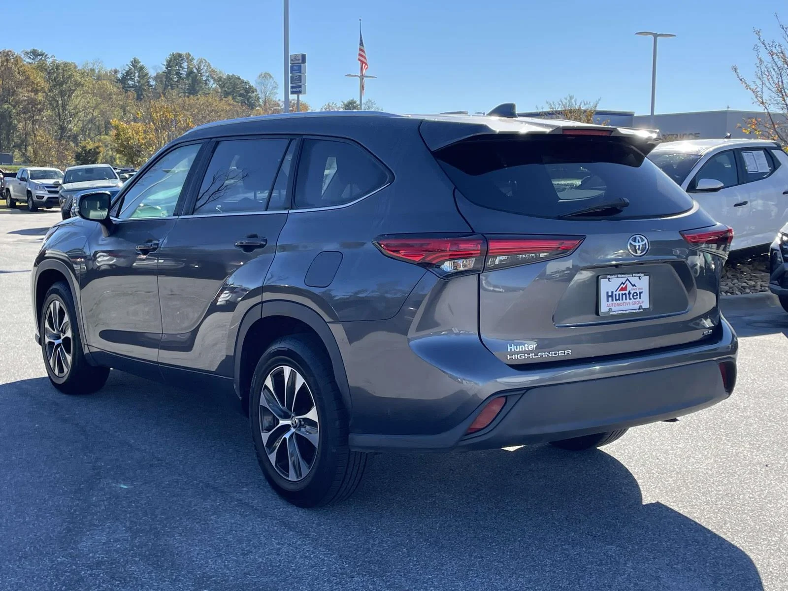 Used 2020 Magnetic Gray Metallic Toyota XLE image 26