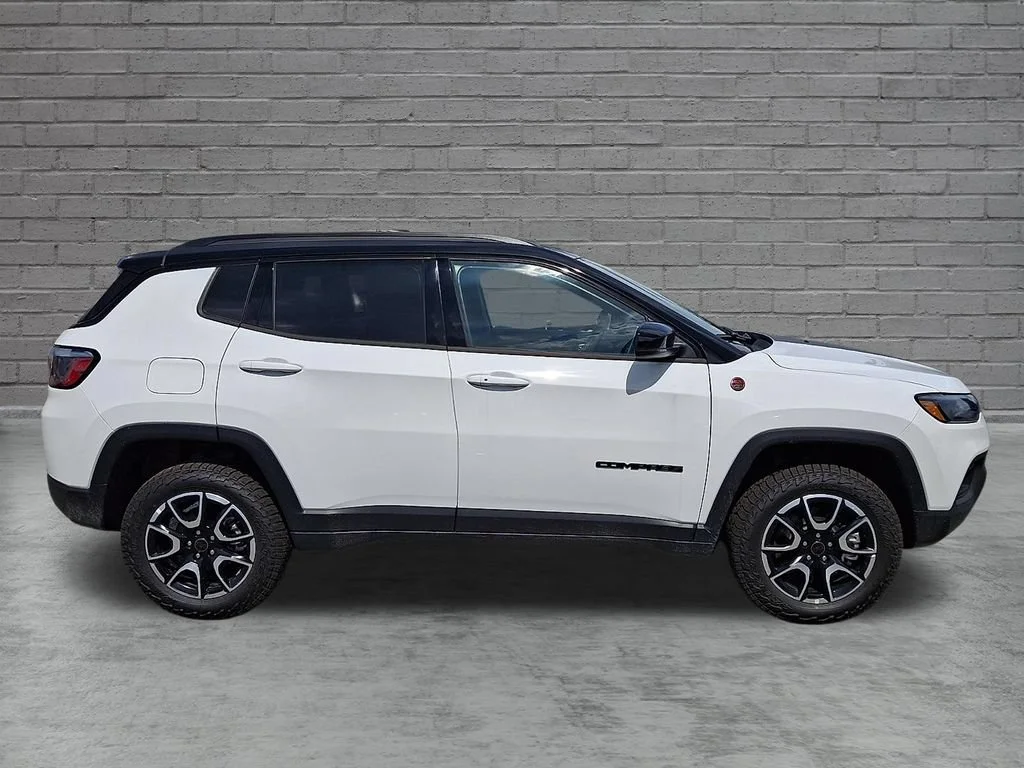 New 2026 Bright White Clearcoat Jeep Trailhawk image 9