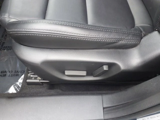 Used 2014 Blue Mazda i Touring image 13