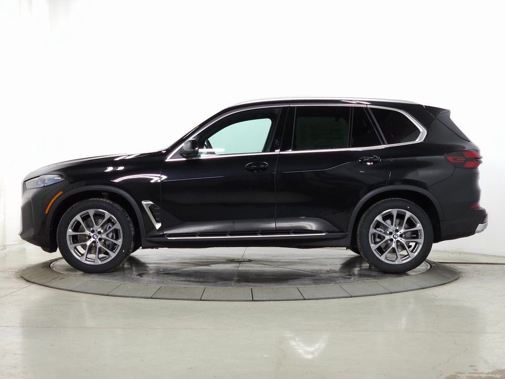 Used 2026 Black Sapphire Metallic BMW xDrive40i image 4