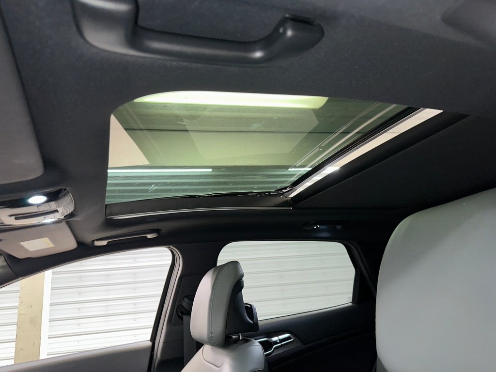 Used 2023 Black Kia X-Line image 7