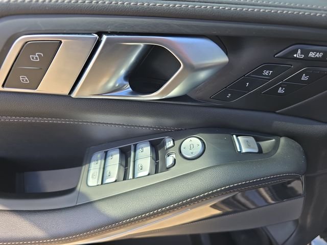 Used 2023 Black BMW xDrive40i image 32