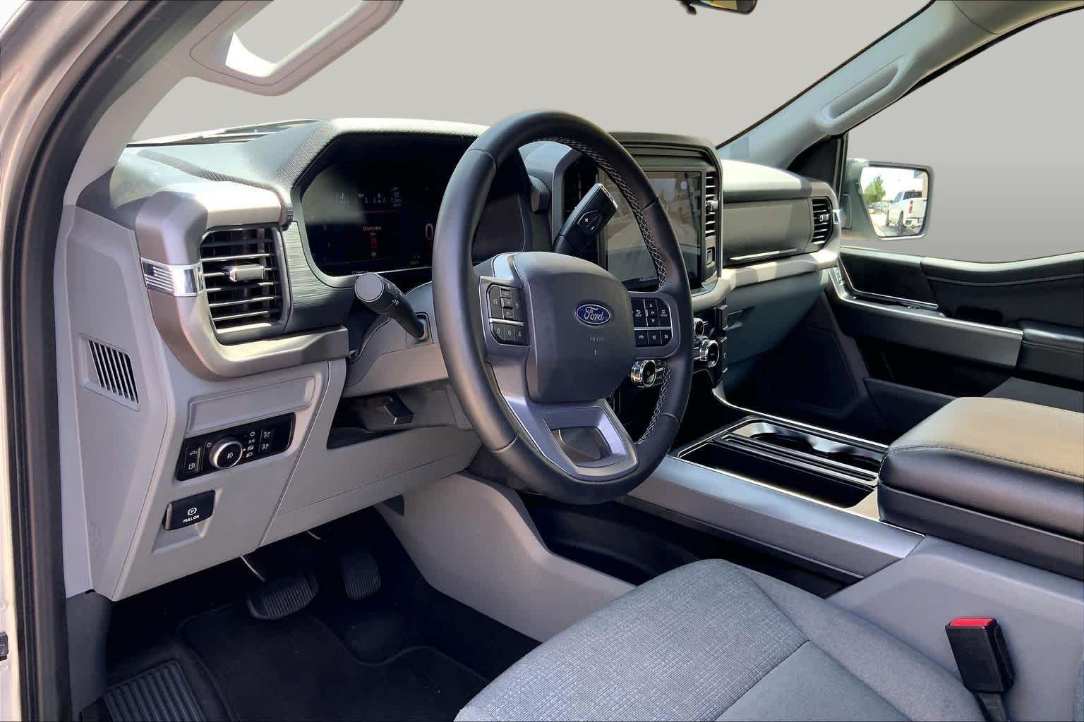 Used 2025 Iconic Silver Ford XLT image 18