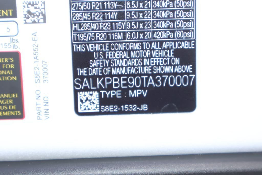 New 2026 Fuji White Land Rover SE image 27