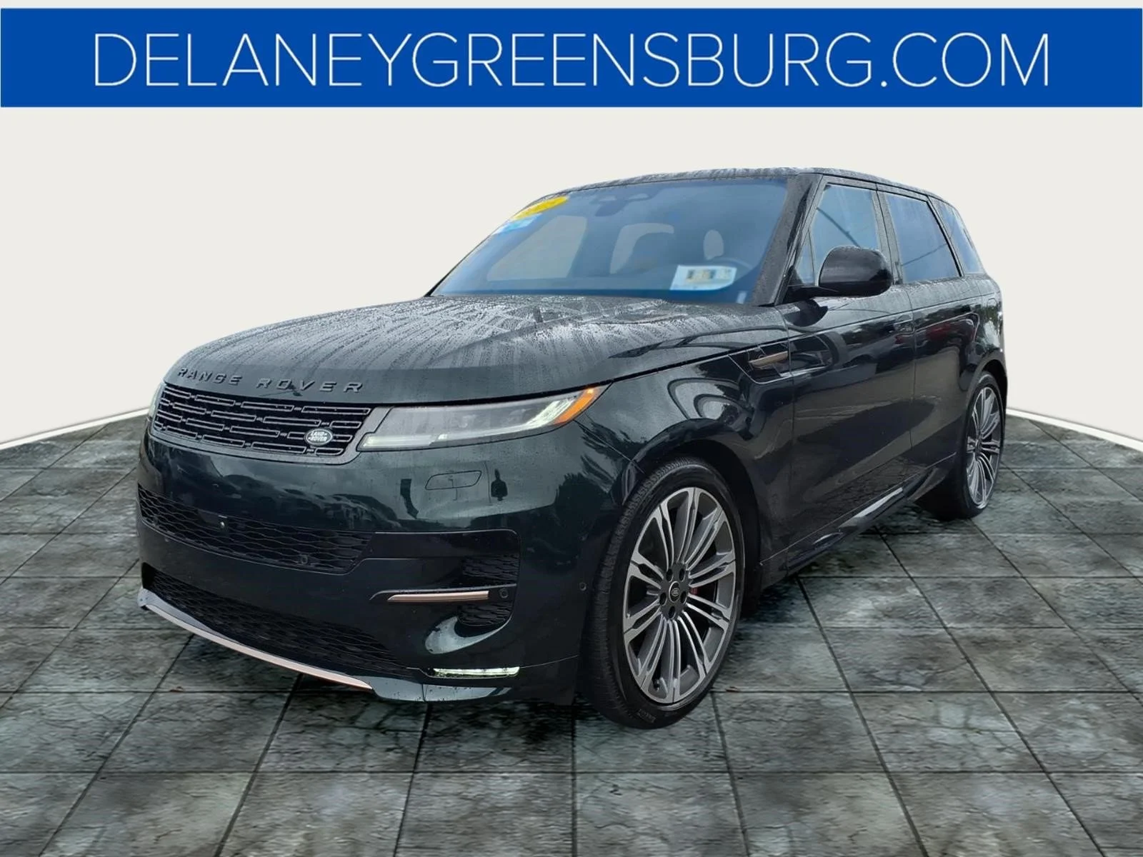 Used 2025 Green Land Rover Dynamic SE image 7