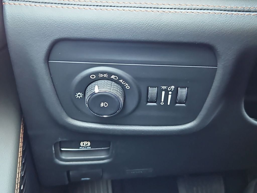New 2026 Steel Blue Exterior Paint Jeep Summit image 18