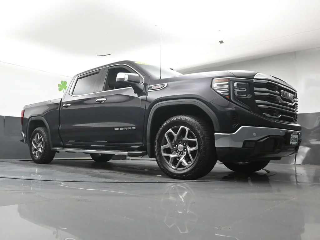 Used 2023 Silver GMC SLT image 27