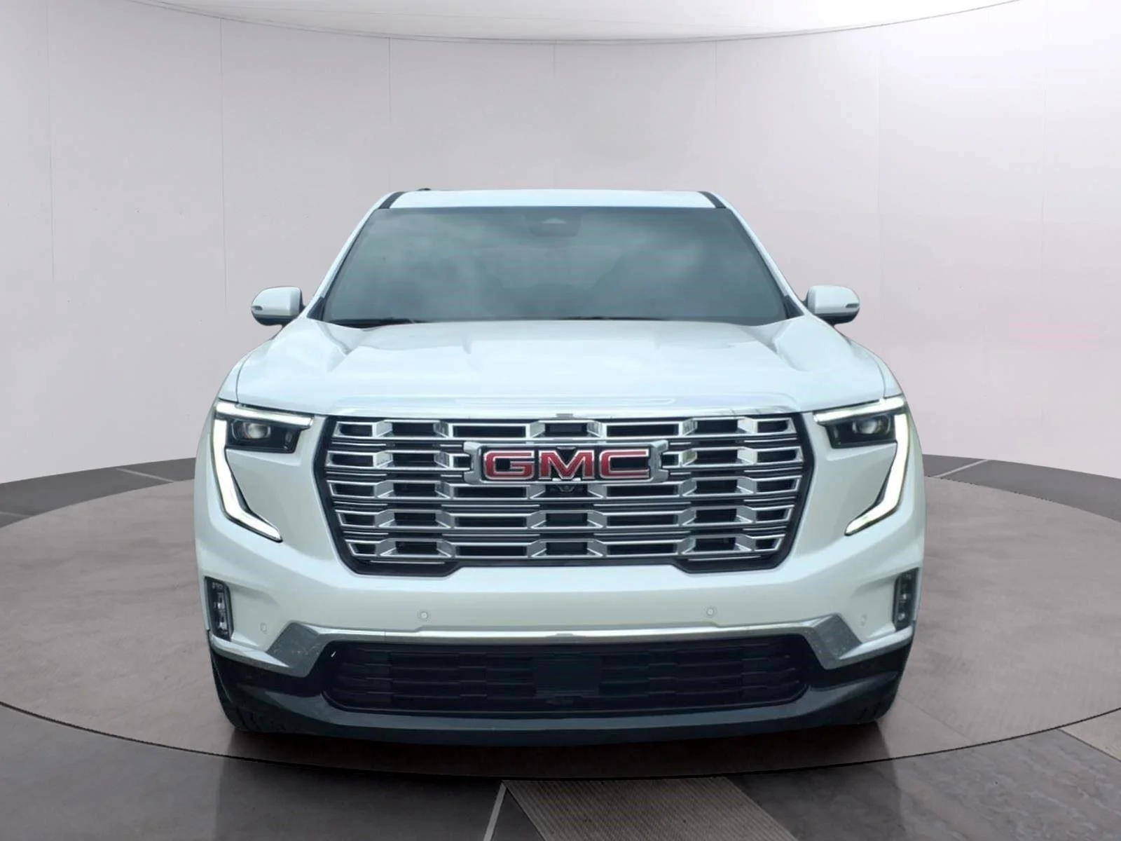 Used 2025 White Frost Tricoat GMC Denali image 8