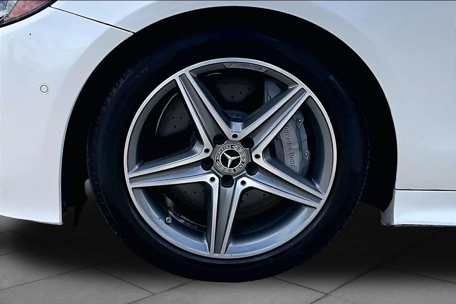 Used 2018 designo Diamond White Mercedes-Benz E 400 image 11