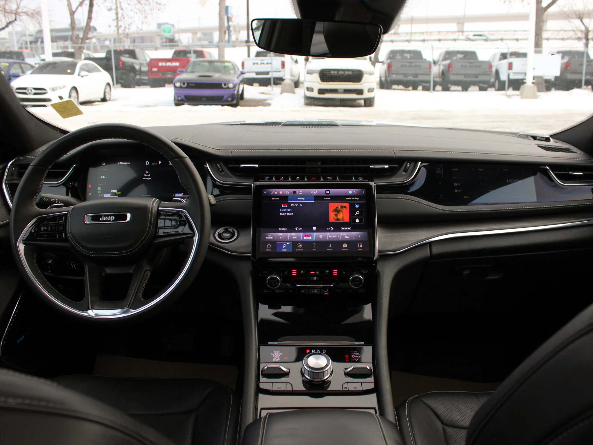 Certified Used 2023 White Jeep Overland * McIntosh | Hybrid | Heated Seats | Nappa Leather | Adaptive Cruise | Apple CarPlay image 4