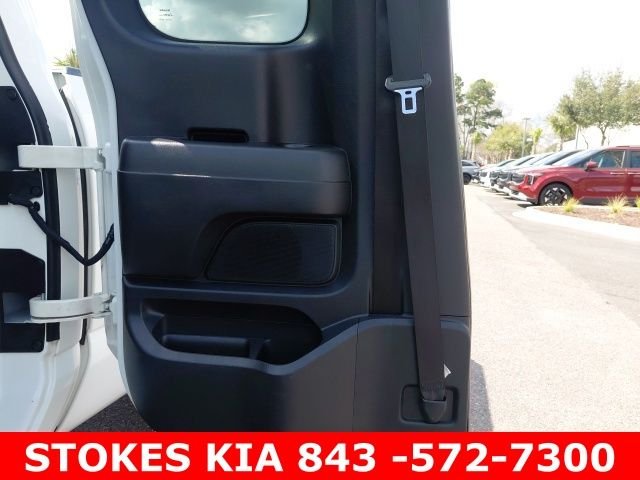 Used 2018 White Nissan S image 22