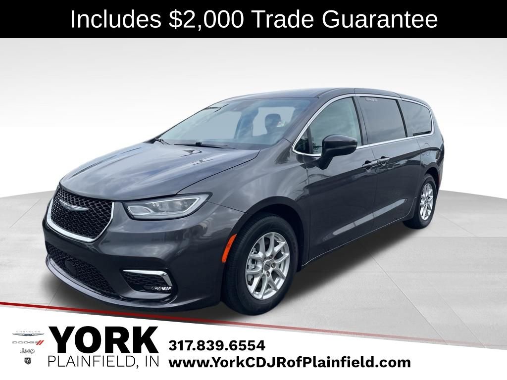 2023 Chrysler Pacifica Touring L's photo