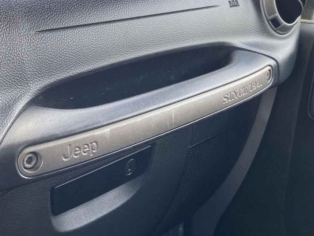 Used 2013 Silver Jeep Sport image 31