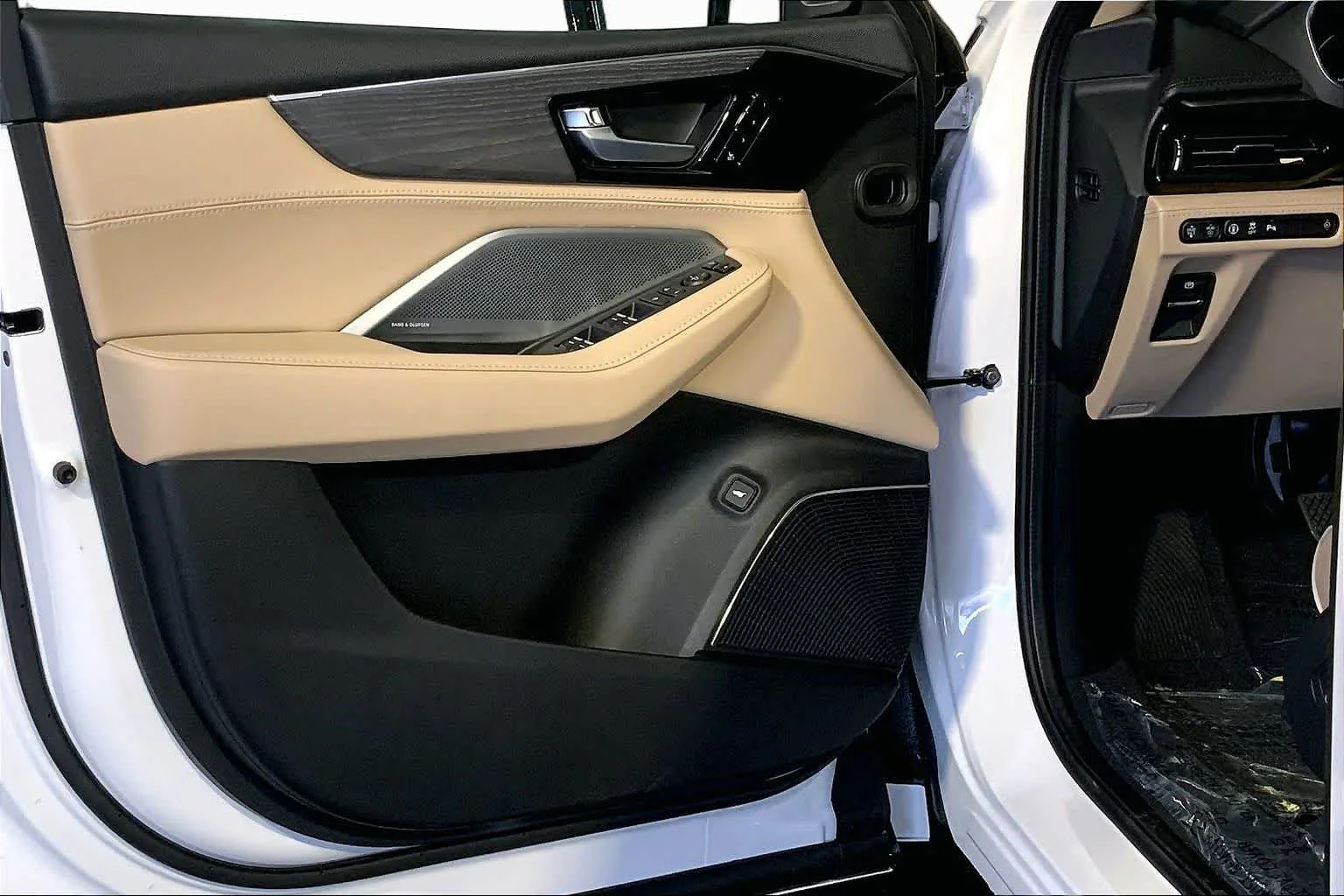 New 2026 Platinum White Pearl Acura With Advance Package image 12