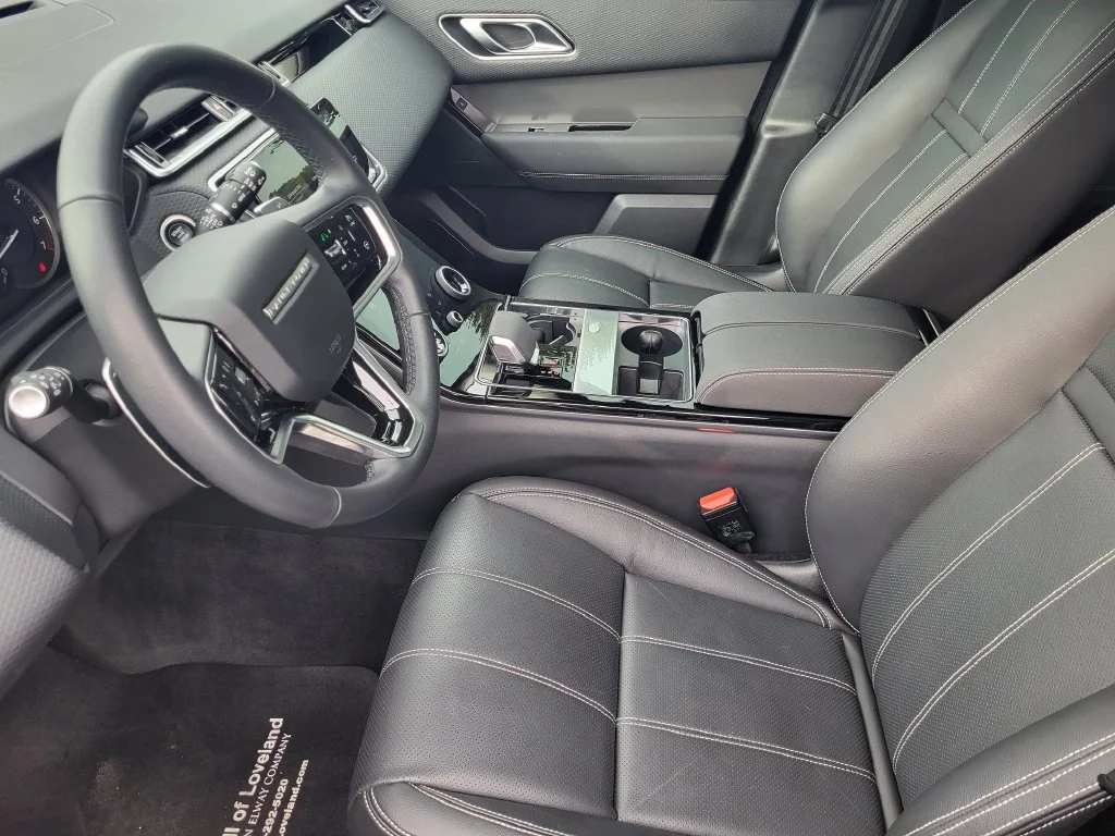 Used 2023  Land Rover S image 11