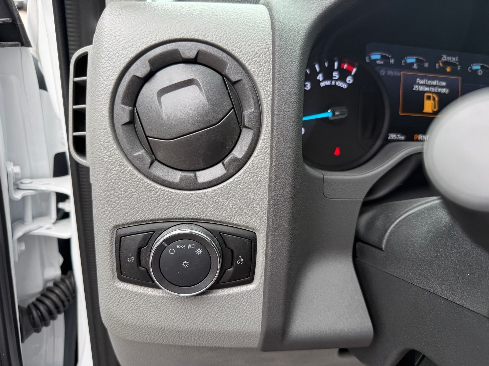 2026 Ford E-Series Cutaway Base - Photo 19