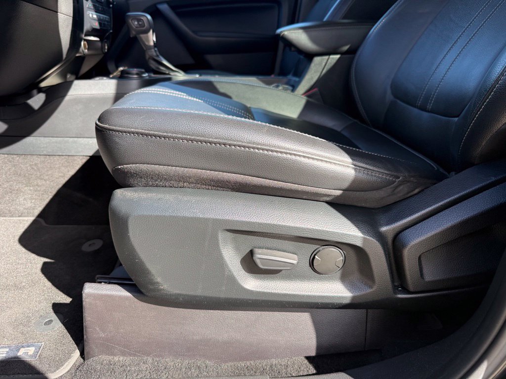 Used 2019 Shadow Black Ford Lariat image 23