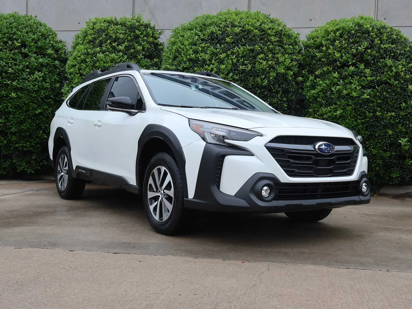 Used 2025 Crystal White Pearl Subaru Premium image 3