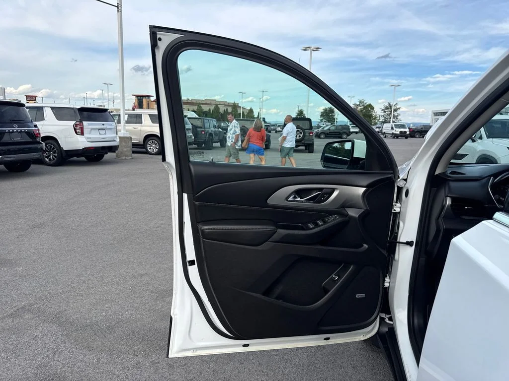 Used 2019 Summit White Chevrolet 3LT image 29
