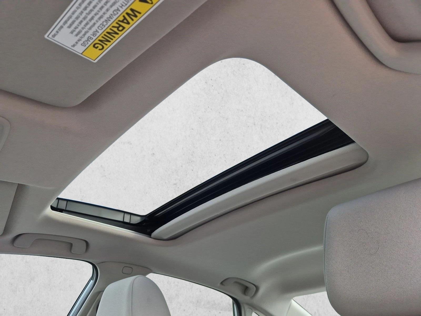 Used 2022 White Honda EX image 12