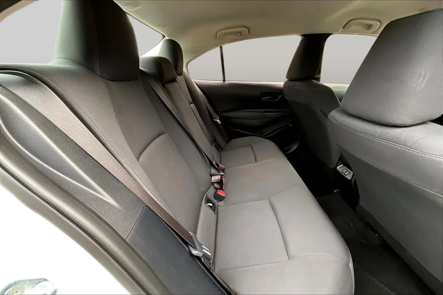 Used 2026 Ice Cap Toyota LE image 39