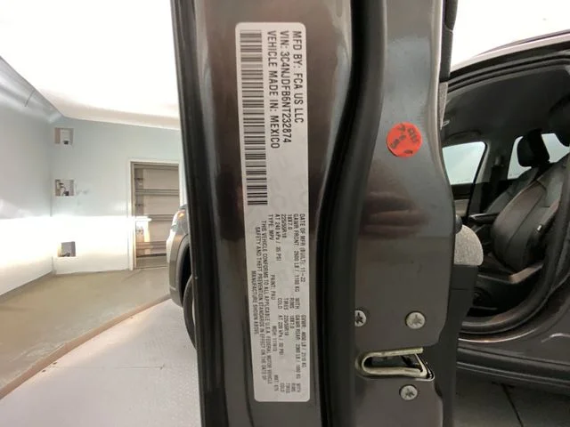 Used 2022 Gray Jeep Latitude Lux image 26