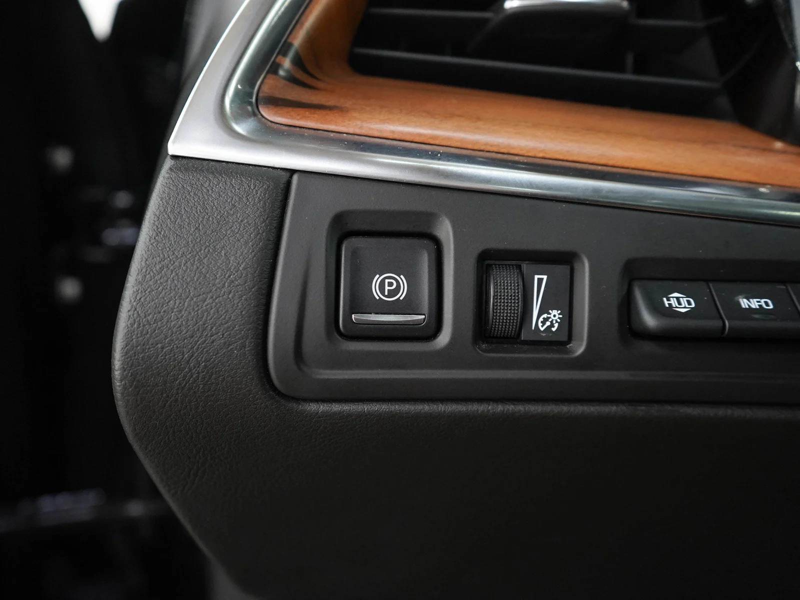 Used 2018 Stellar Black Metallic Cadillac Platinum AWD image 27