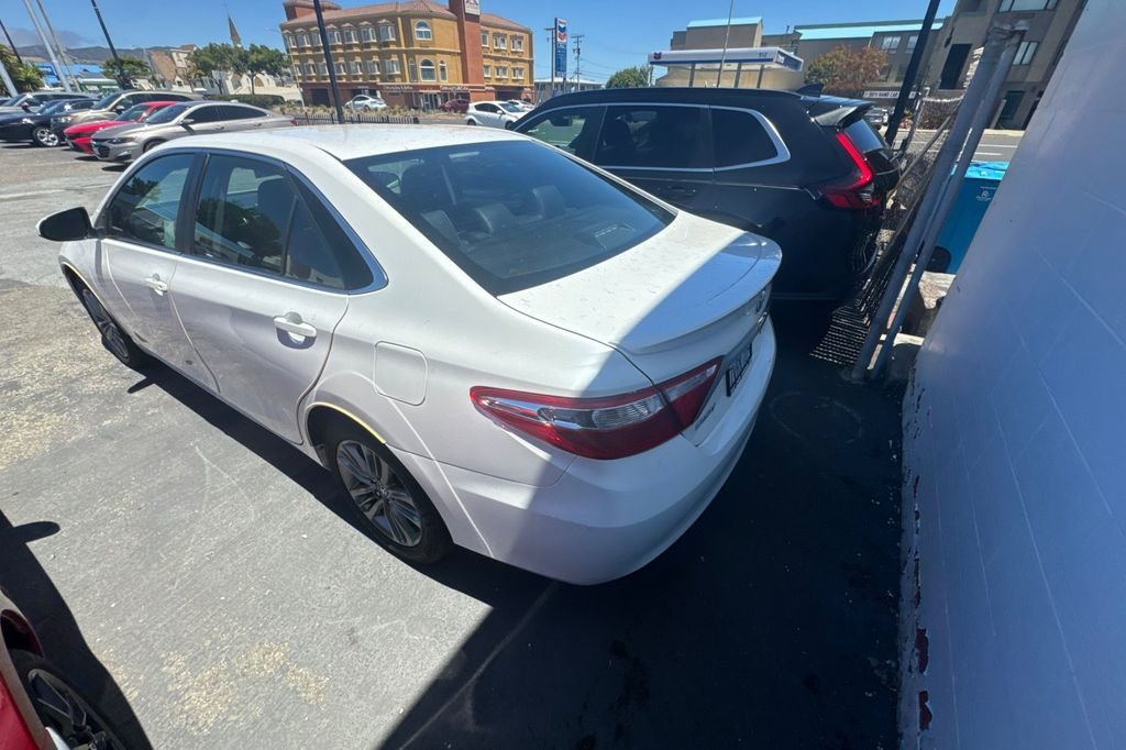 Used 2017 Blizzard Pearl Toyota SE image 5
