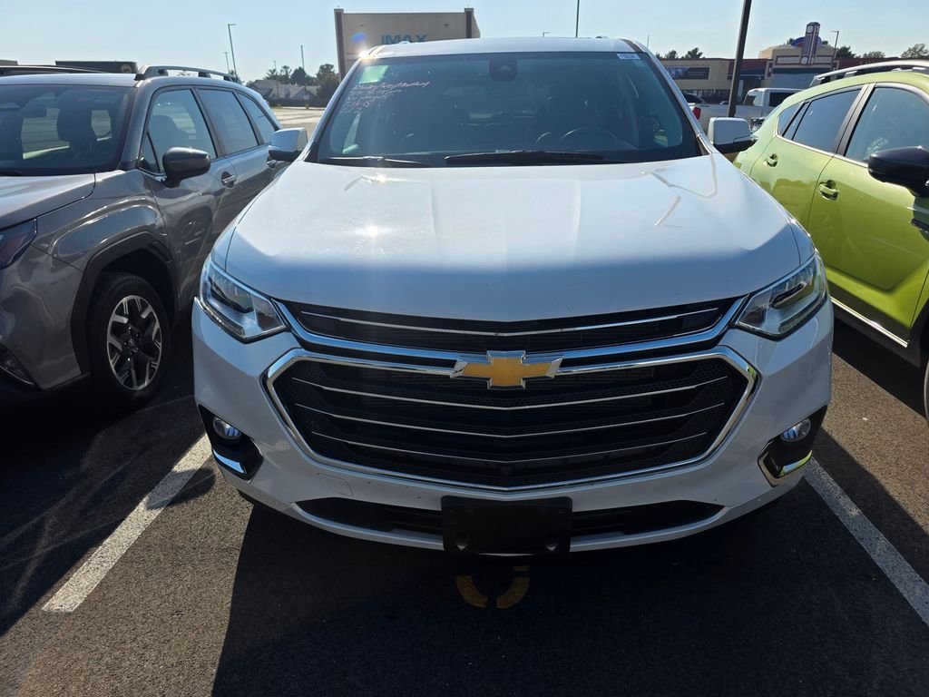 Used 2021 Iridescent Pearl Tricoat Chevrolet Premier image 1