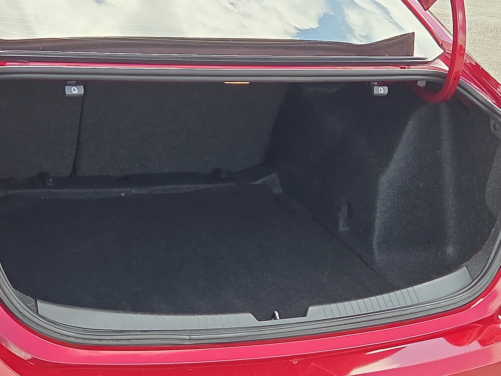 Used 2020 Cajun Red Tintcoat Chevrolet RS image 9