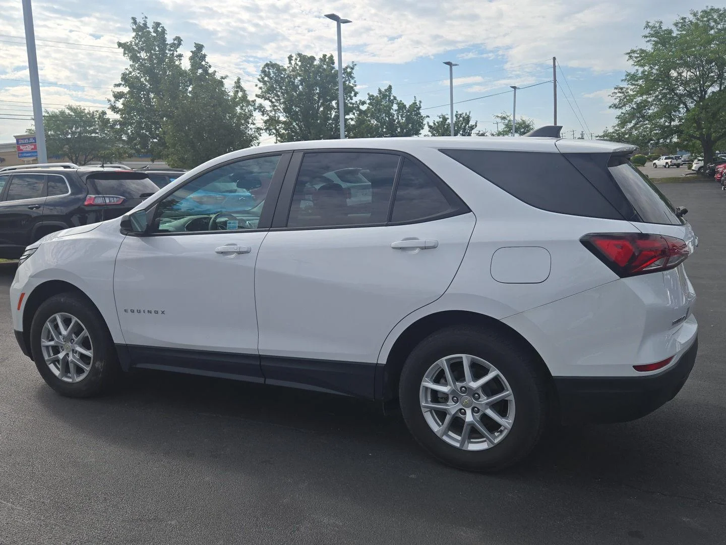 Used 2024 Summit White Chevrolet LS image 3