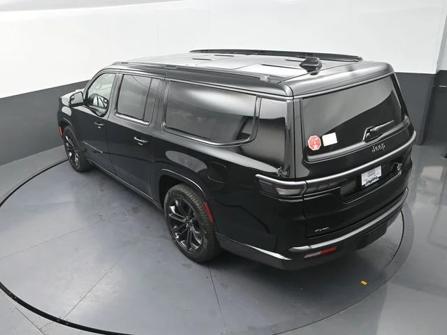 New 2026 High Gloss Black Exterior Paint Jeep Summit Reserve image 15