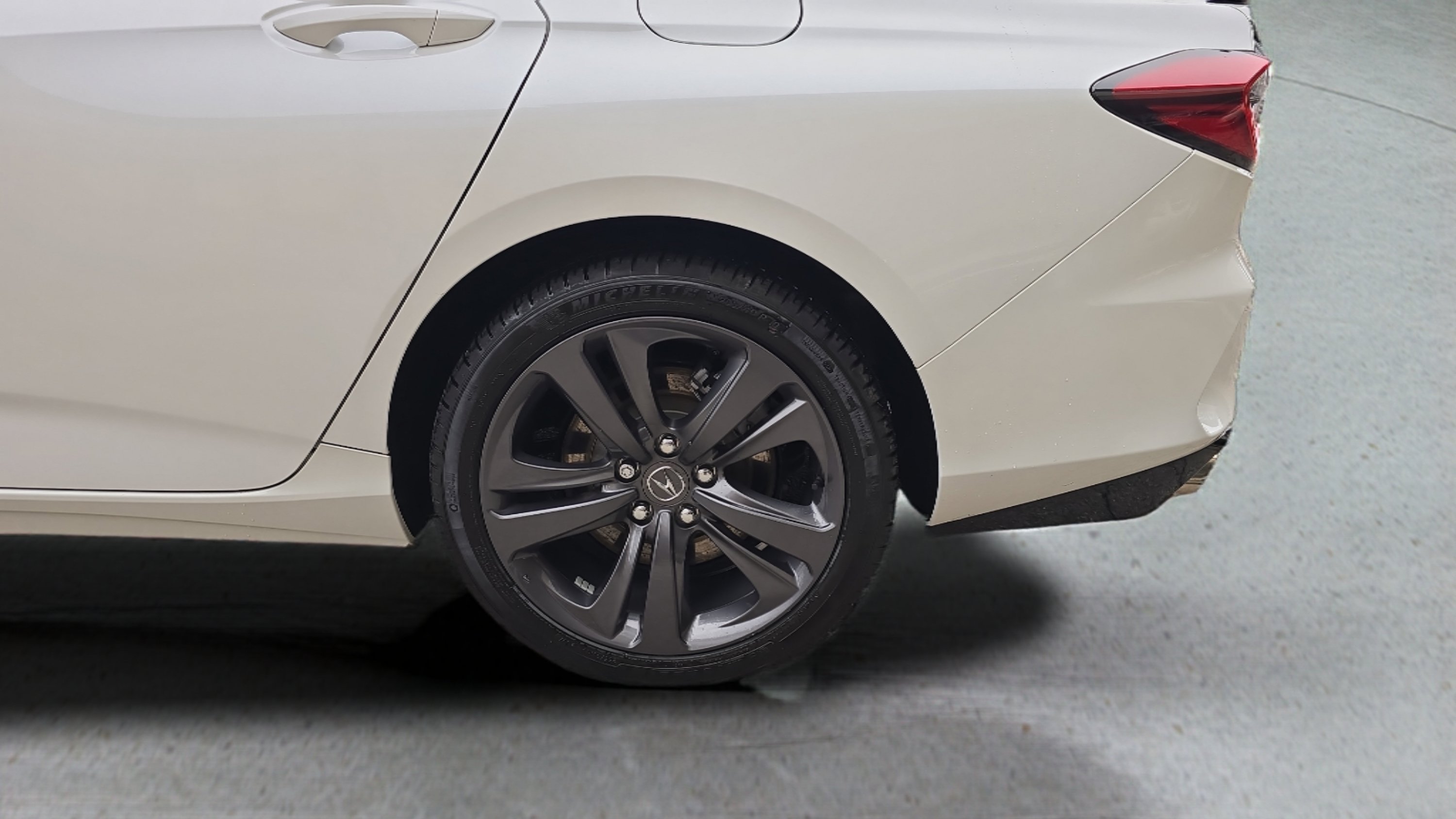 Used 2022 White Acura SH-AWD w/A-Spec Package image 10