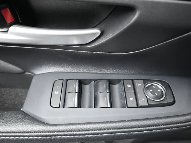 Used 2025 White Toyota XLE image 14