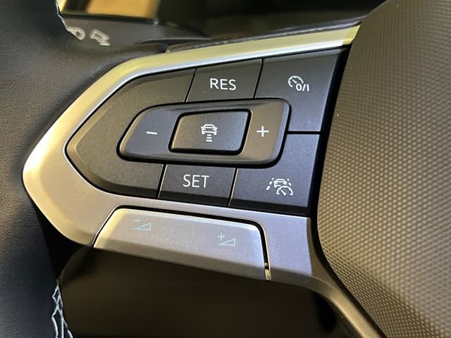 New 2026 Silver Volkswagen 2.0T SE w/Technology image 15