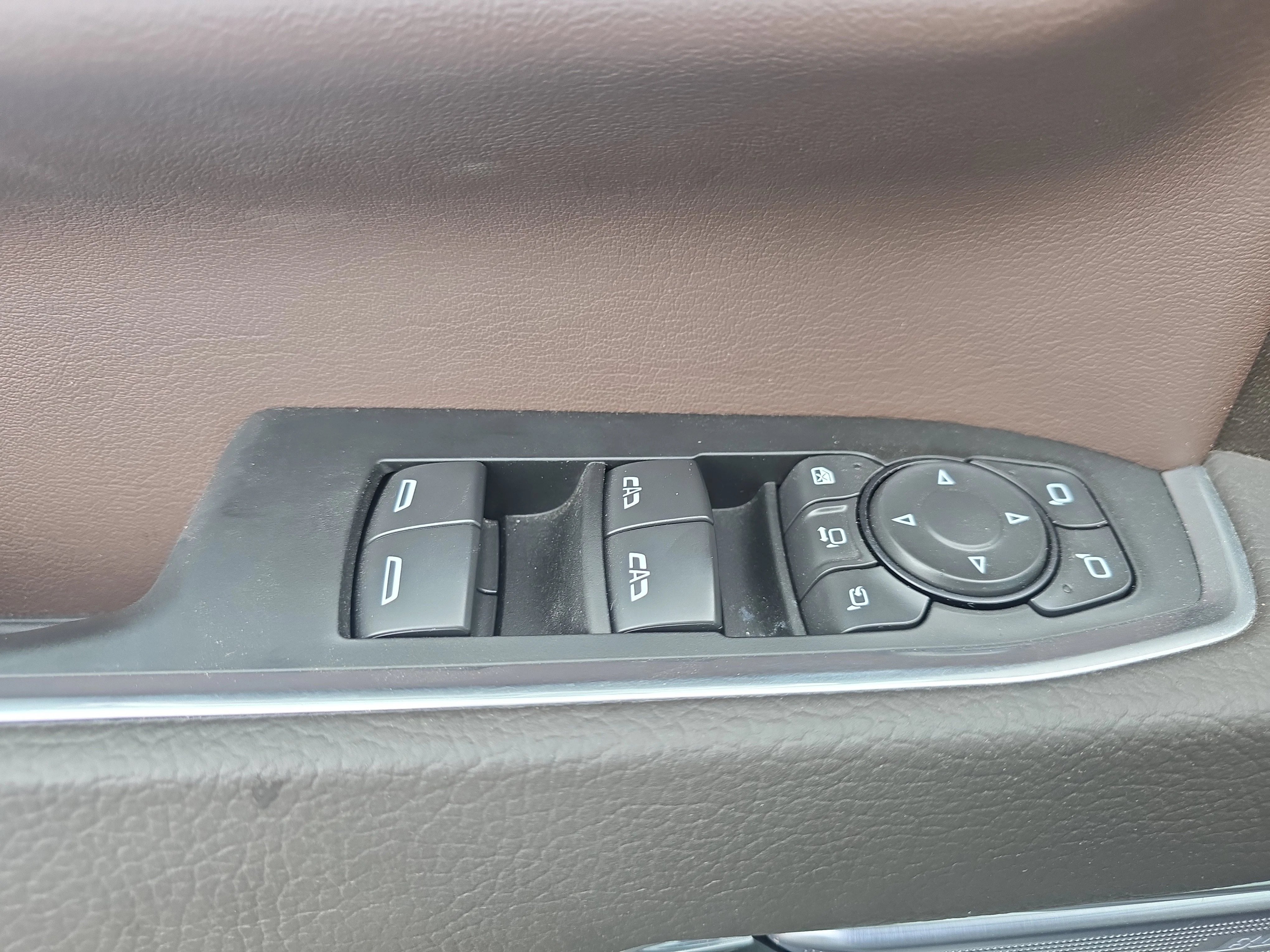 Used 2026 Summit White GMC Denali image 20