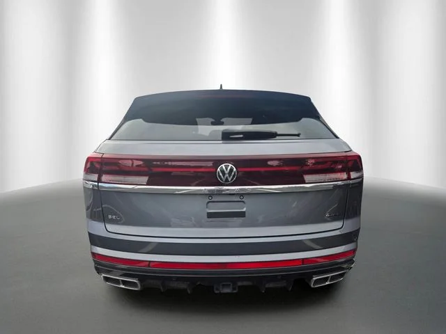 Used 2024 Platinum Gray Metallic Volkswagen 2.0T SEL Premium R-Line image 3