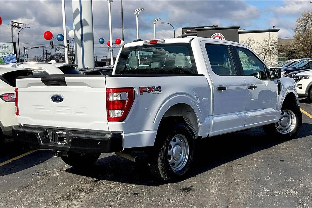Used 2021 White Ford XL image 11