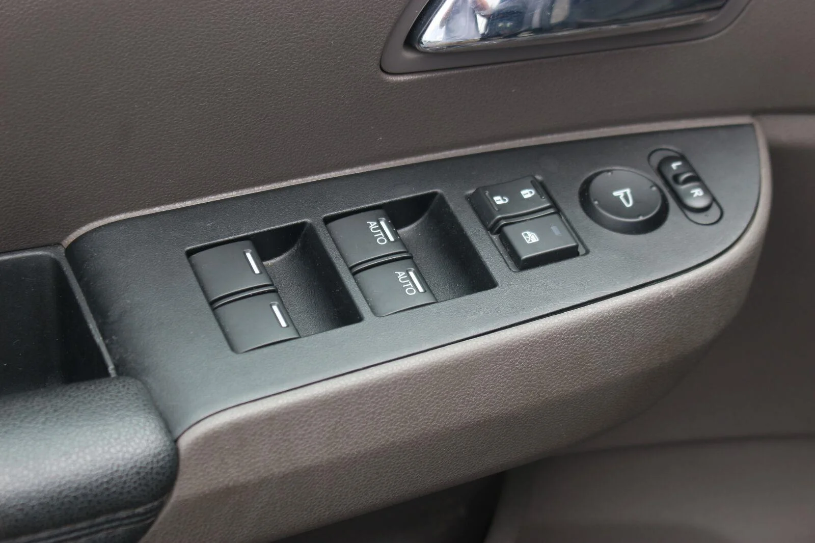 Used 2016  Honda EX-L image 13