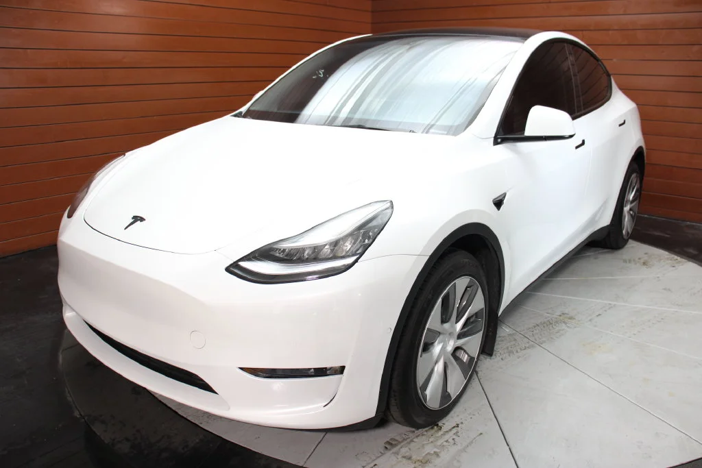 Used 2022 Pearl White Multi-Coat Tesla Long Range image 33